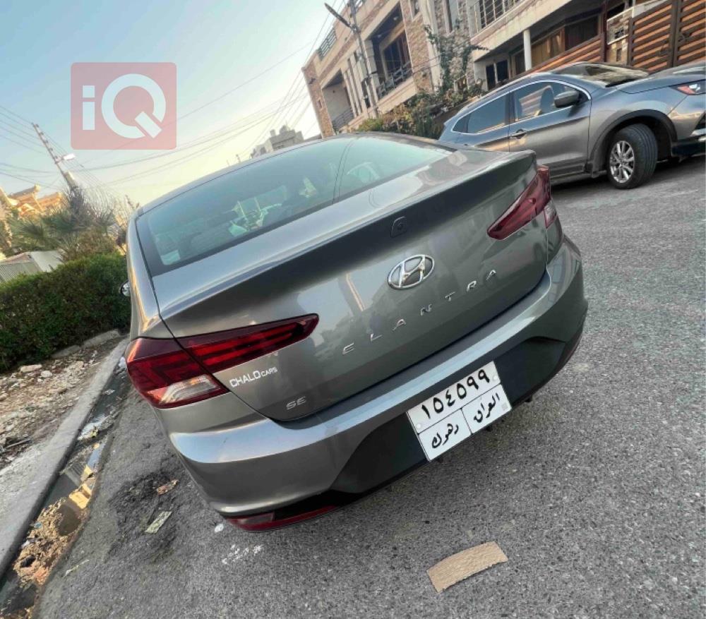 هیوندای ئەلەنترا